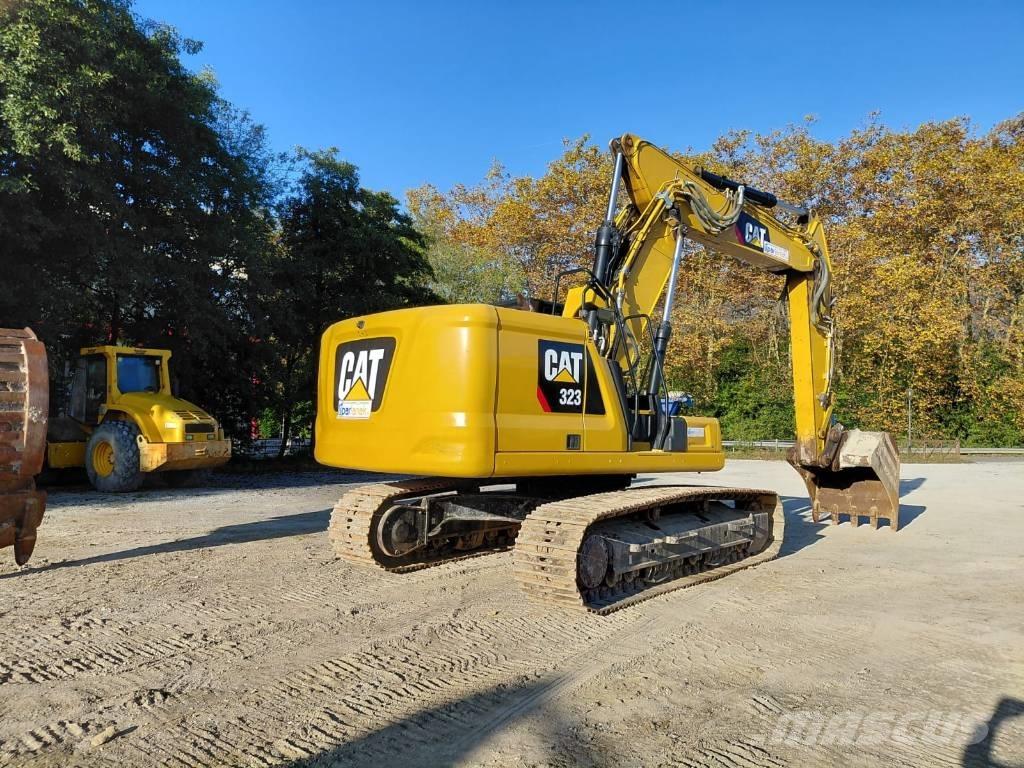 CAT 323 Excavatoare pe șenile
