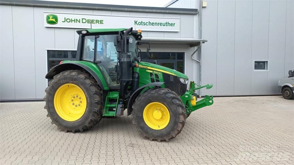 John Deere 6120M Tractoare