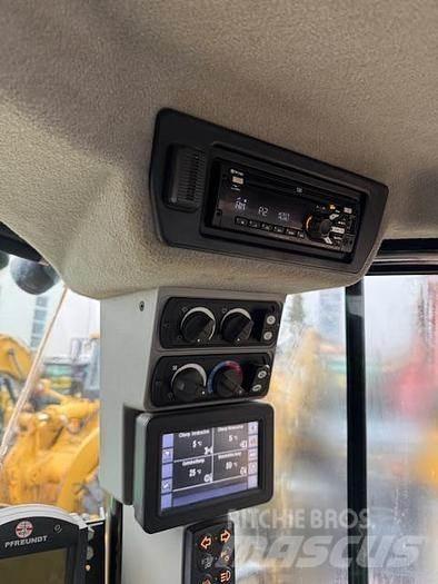 CAT 966M Incarcator pe pneuri