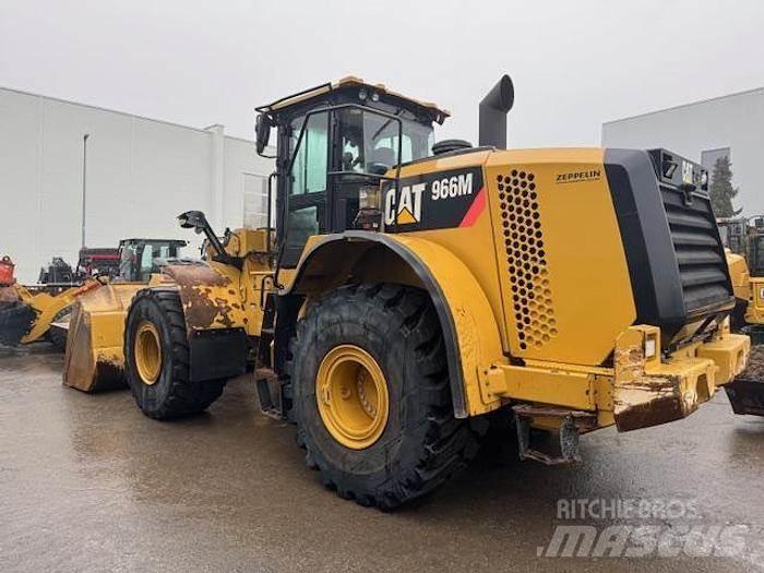CAT 966M Incarcator pe pneuri