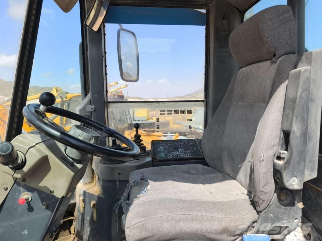 CASE 721 B XT Incarcator pe pneuri