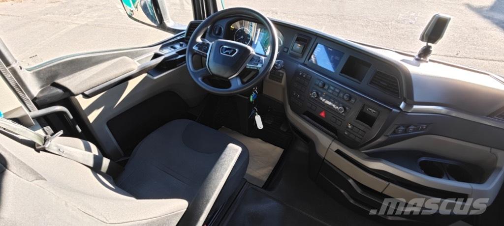 MAN TGX 18.470 Camion cu prelata