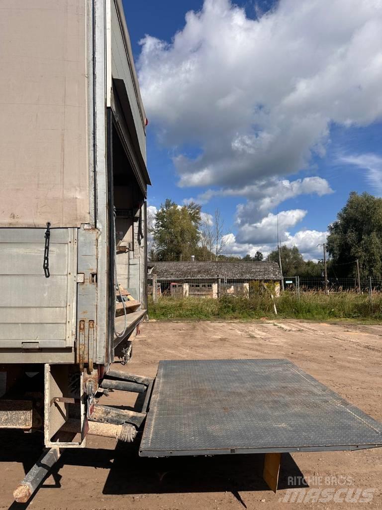 Iveco Stralis AT 190 Camioane cu macara