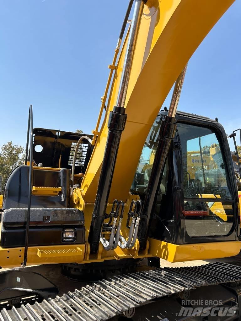 CAT 323 D Excavatoare pe șenile
