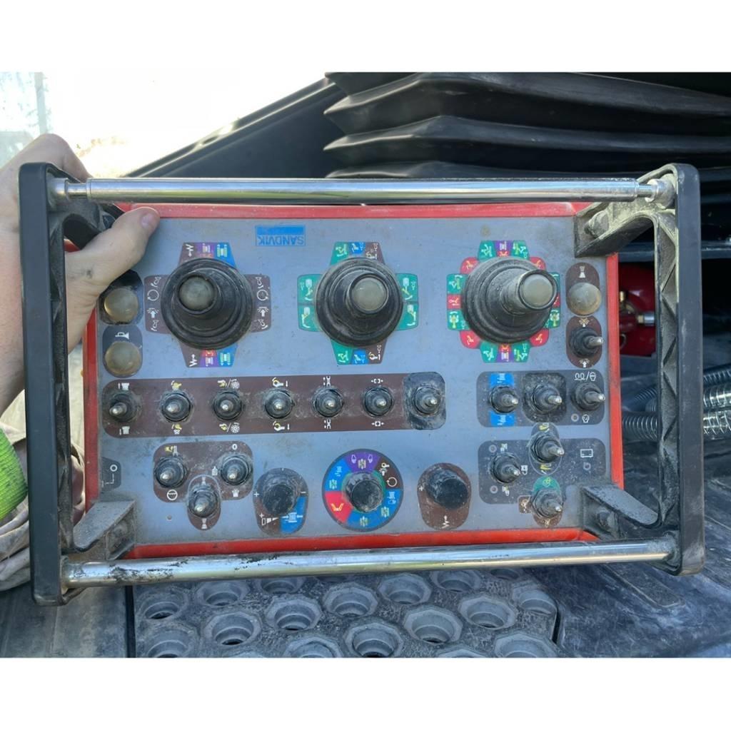 Sandvik DX800i Echipamente de forare la suprafata