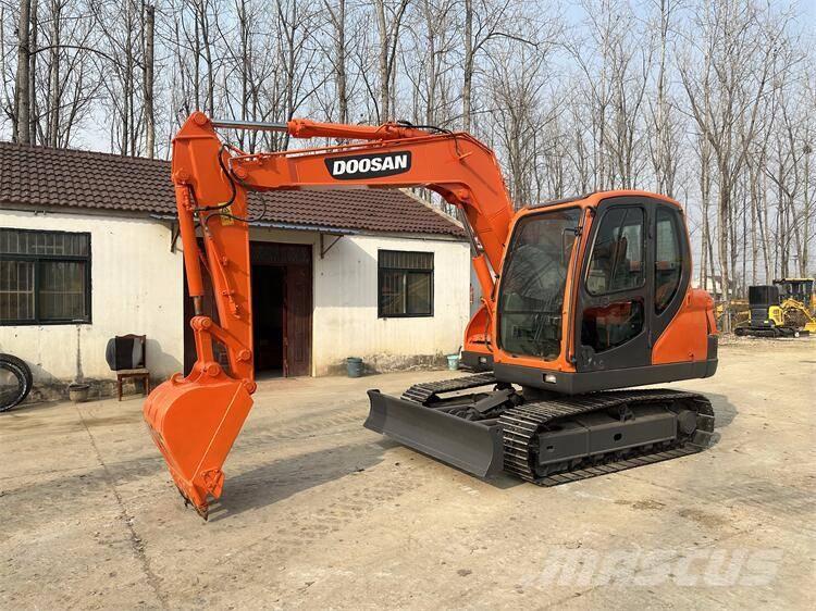 Doosan DX75 Excavatoare pe șenile

