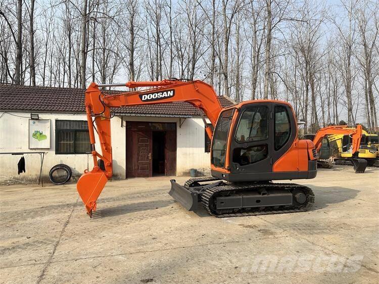 Doosan DX75 Excavatoare pe șenile
