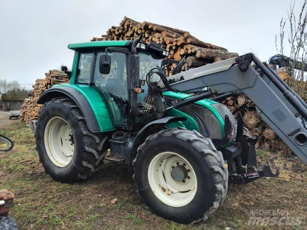 Valtra N 142 D Tractoare