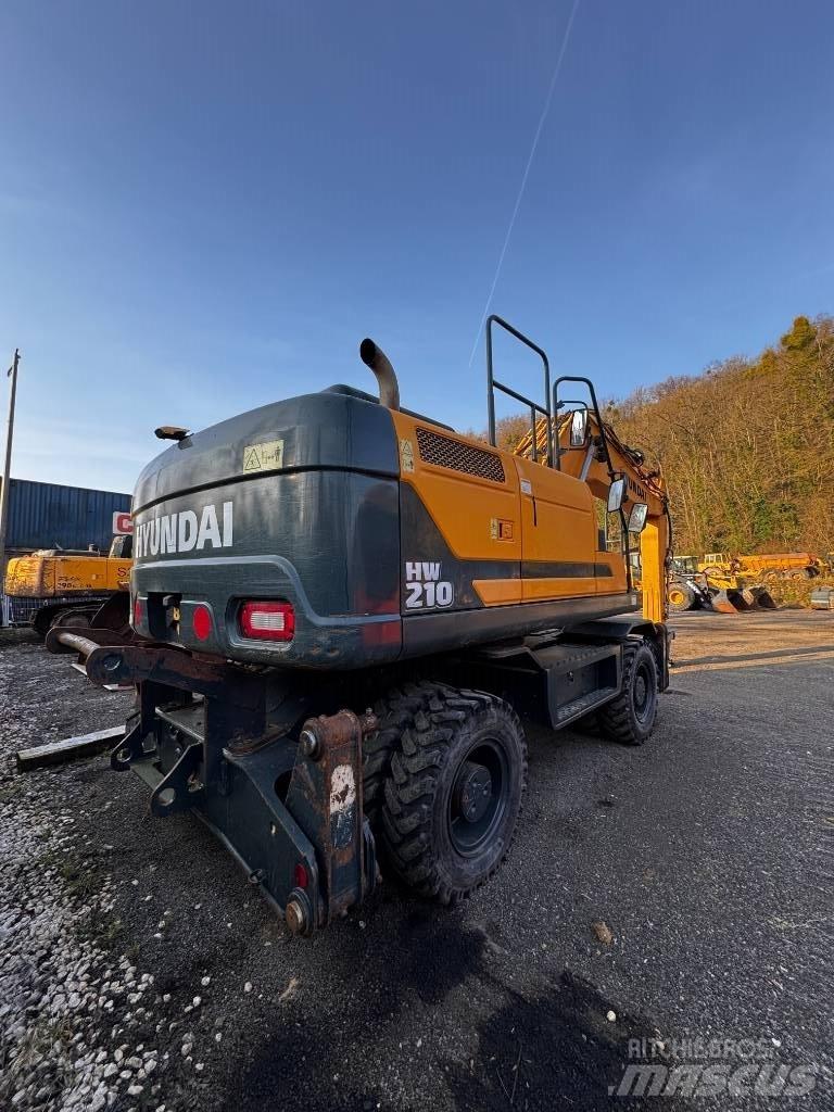 Hyundai HW 210 Excavatoare cu roti