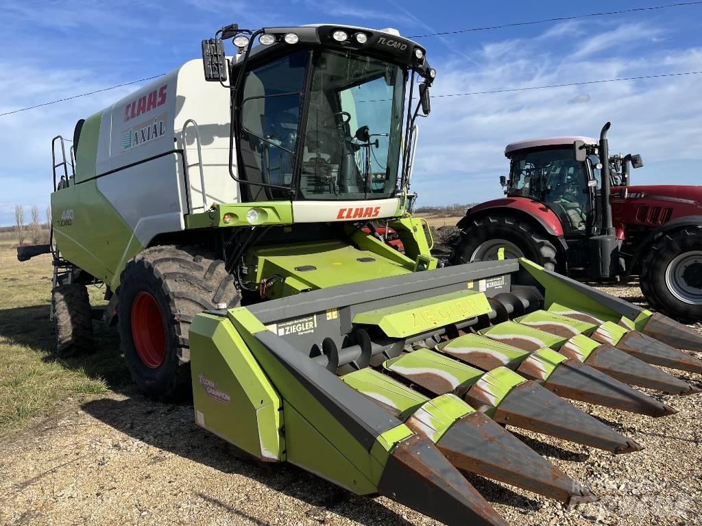 CLAAS Tucano 440 Combine de secerat