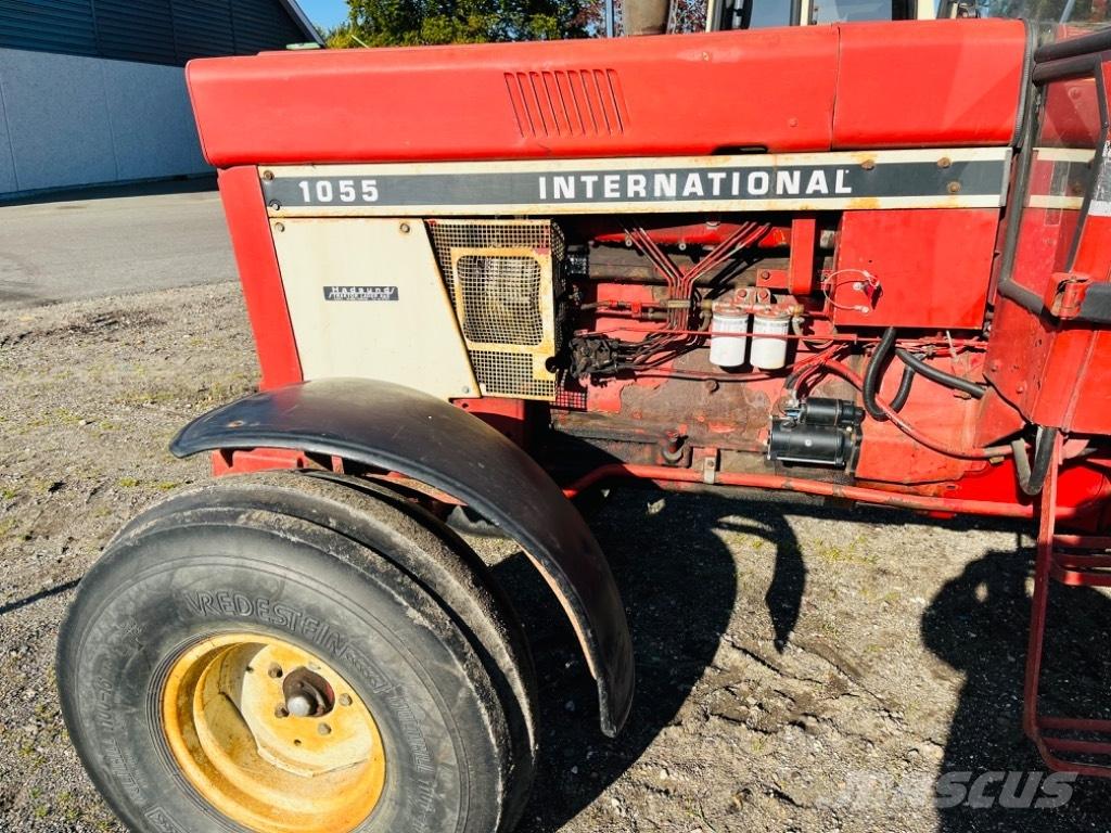 International 1055 Tractoare