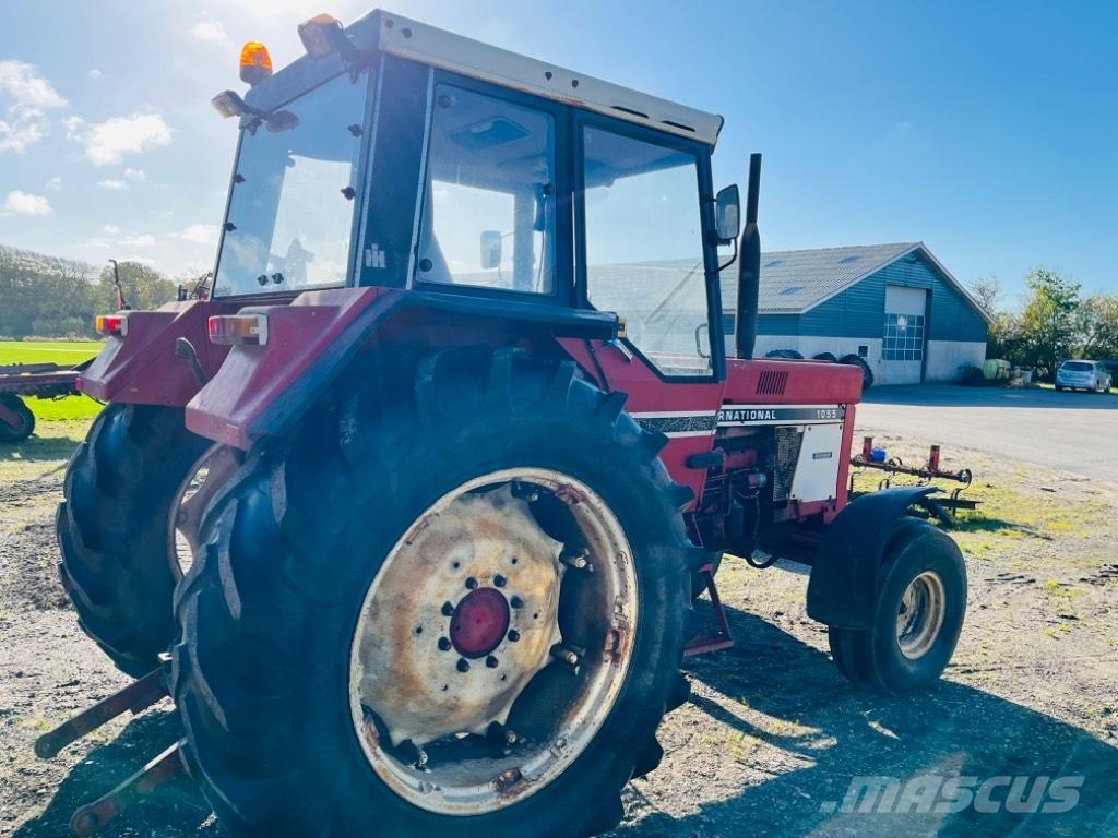 International 1055 Tractoare