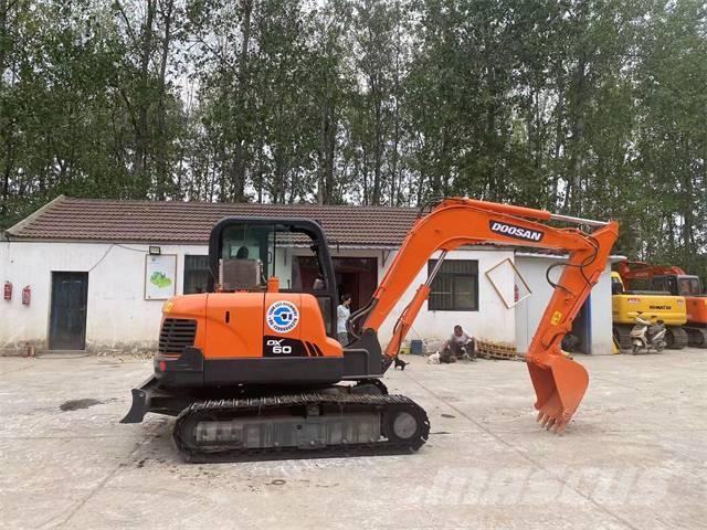 Doosan dx60 Excavatoare pe șenile
