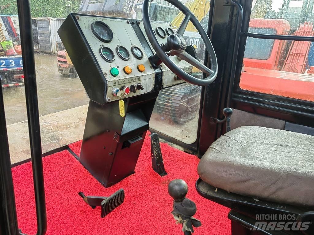 CAT GS683E Compactoare monocilindrice
