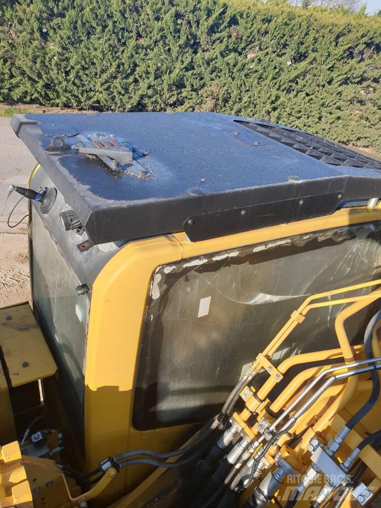 Komatsu PC490LC-11 Excavatoare pe șenile
