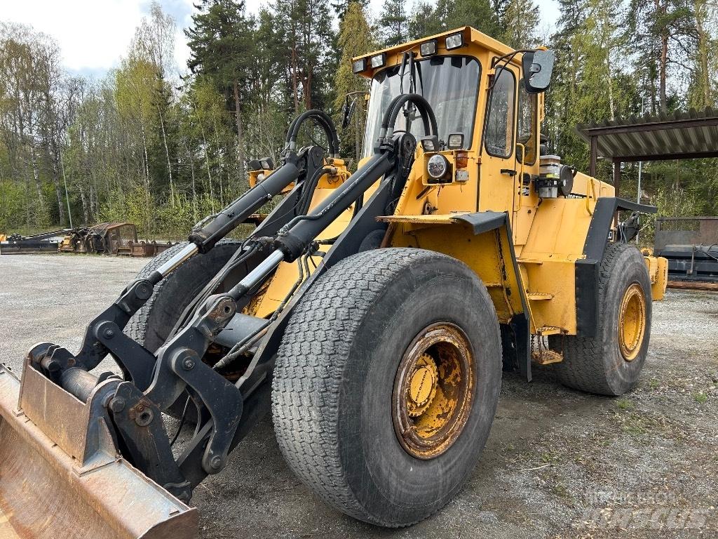 Volvo L 120 Incarcator pe pneuri
