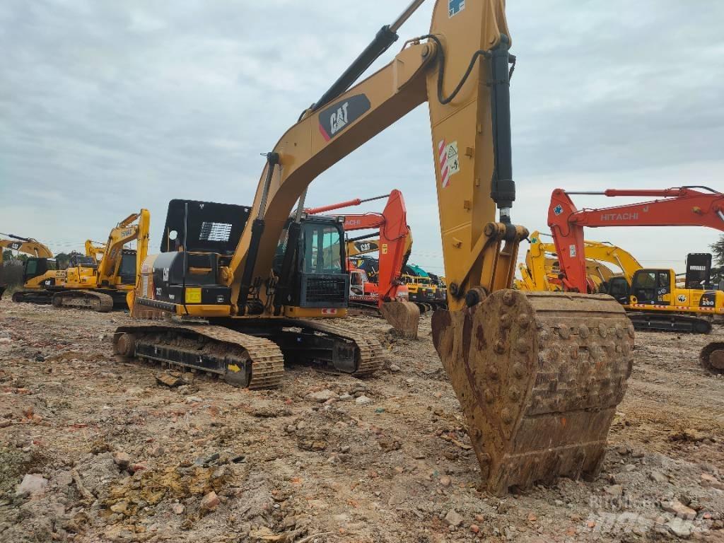 CAT 326D Excavatoare pe șenile
