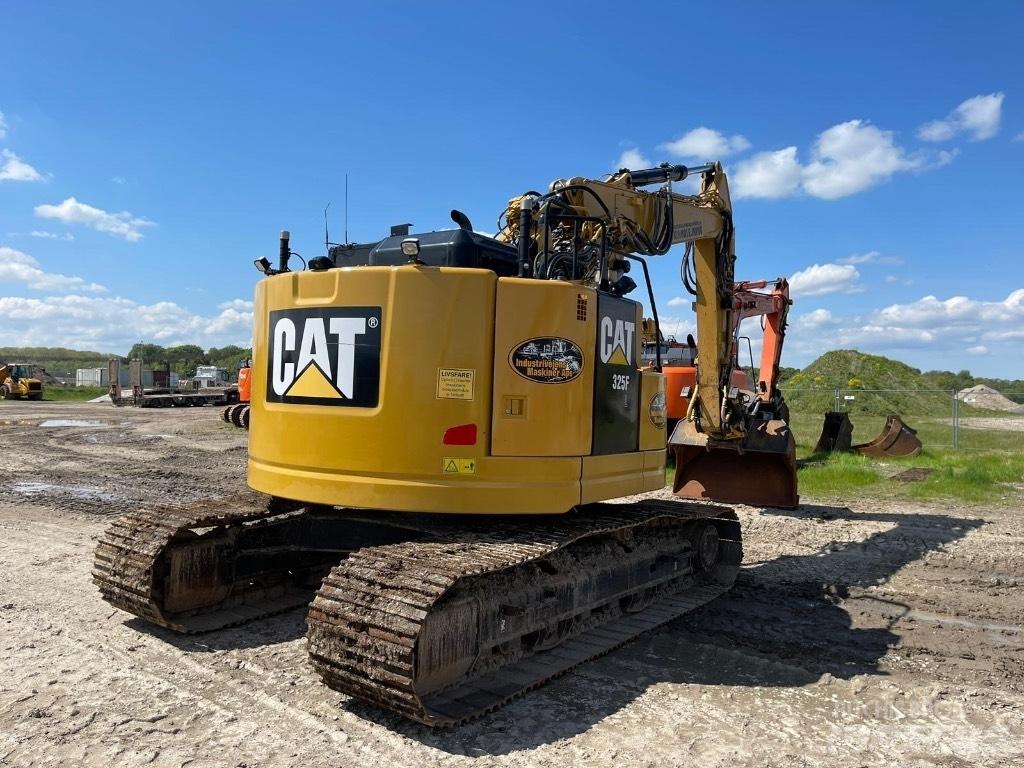 CAT 325 F Excavatoare pe șenile
