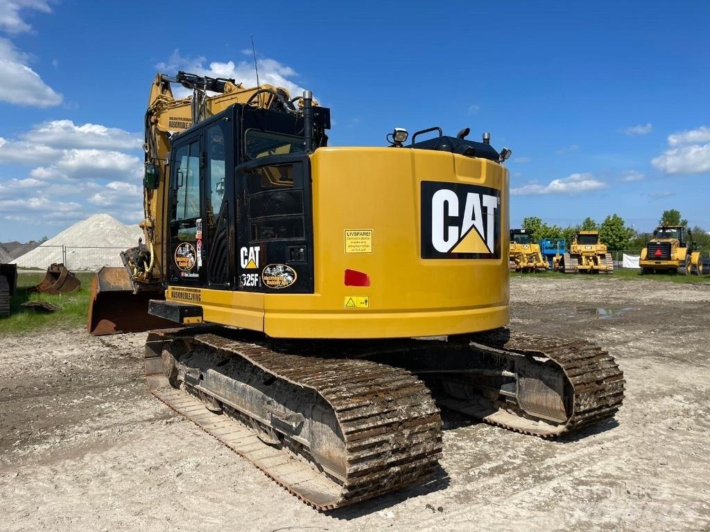 CAT 325 F Excavatoare pe șenile
