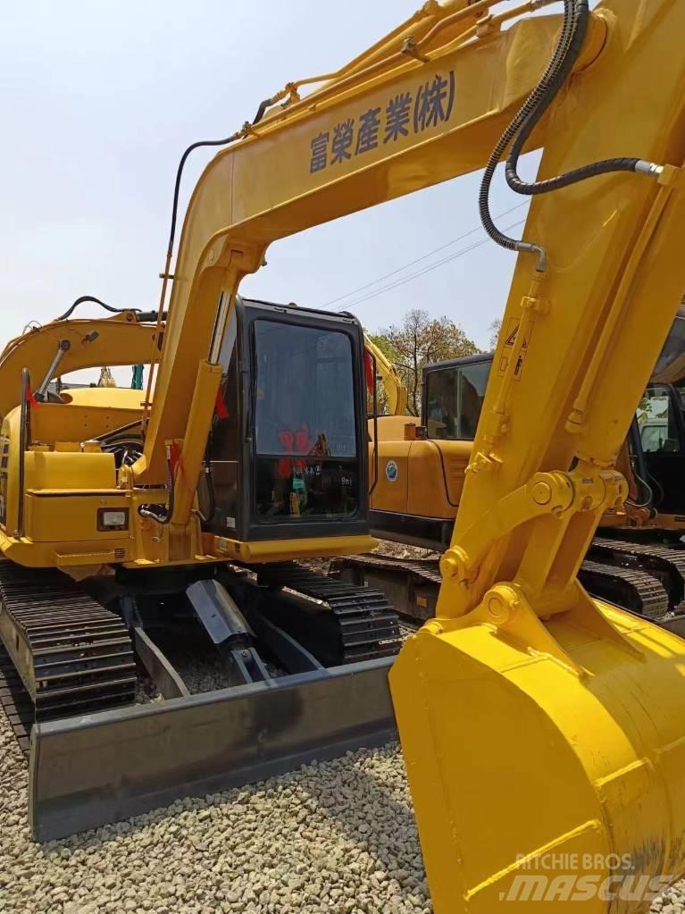 Komatsu PC 70 Excavatoare pe șenile

