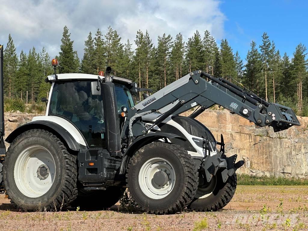 Valtra T 174 Tractoare