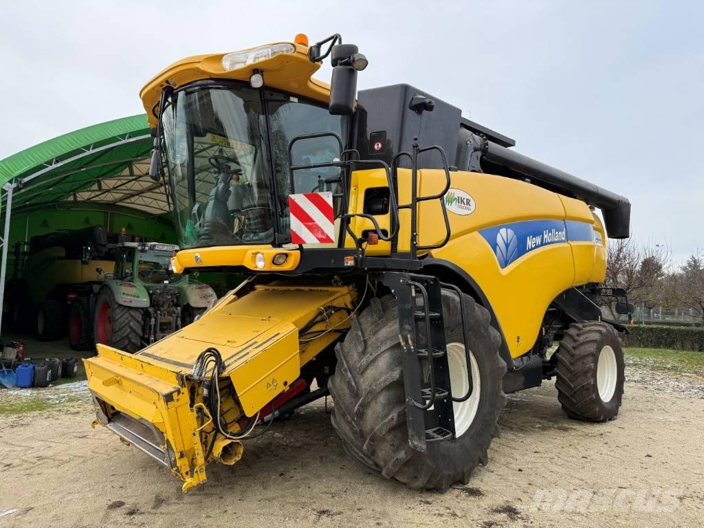 New Holland CX 8070 Combine de secerat
