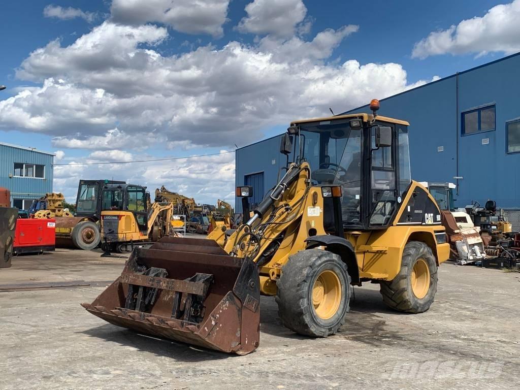 CAT 908 Incarcator pe pneuri