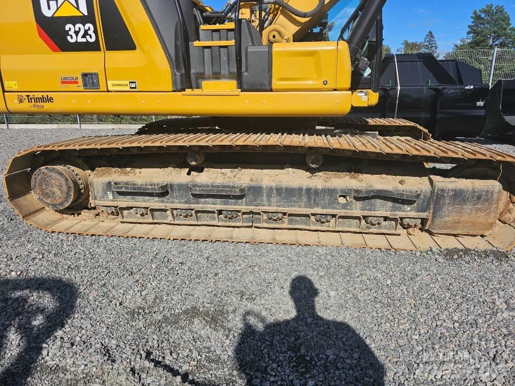 CAT 323 Excavatoare pe șenile
