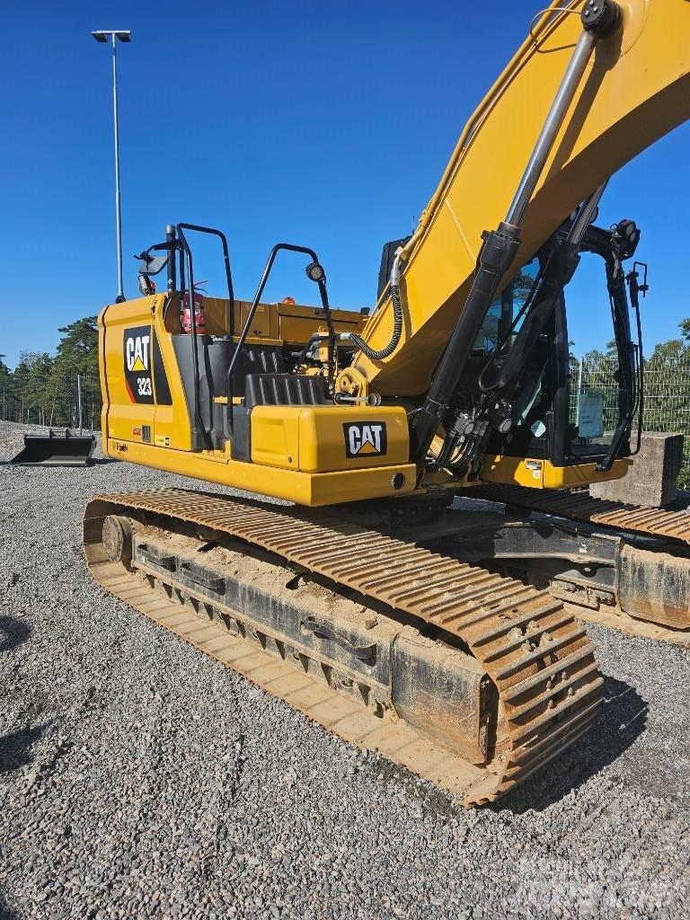 CAT 323 Excavatoare pe șenile
