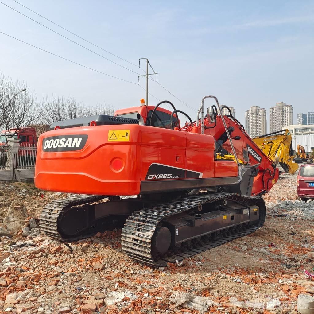 Doosan DX225LC-9C Excavatoare pe șenile
