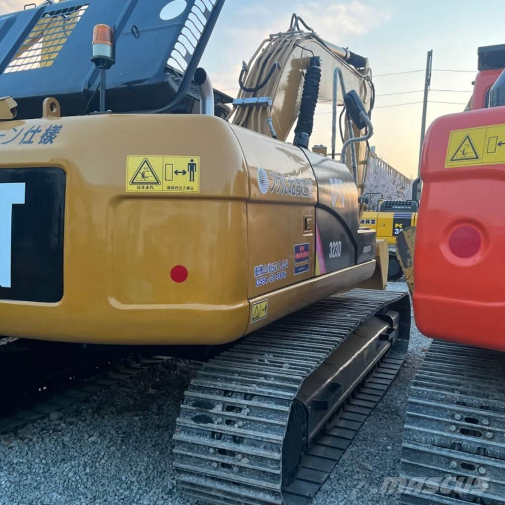 CAT 323 D Excavatoare pe șenile
