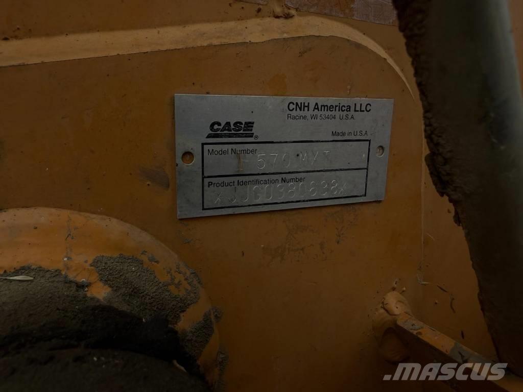 CASE 570 M XT Incarcator pe pneuri