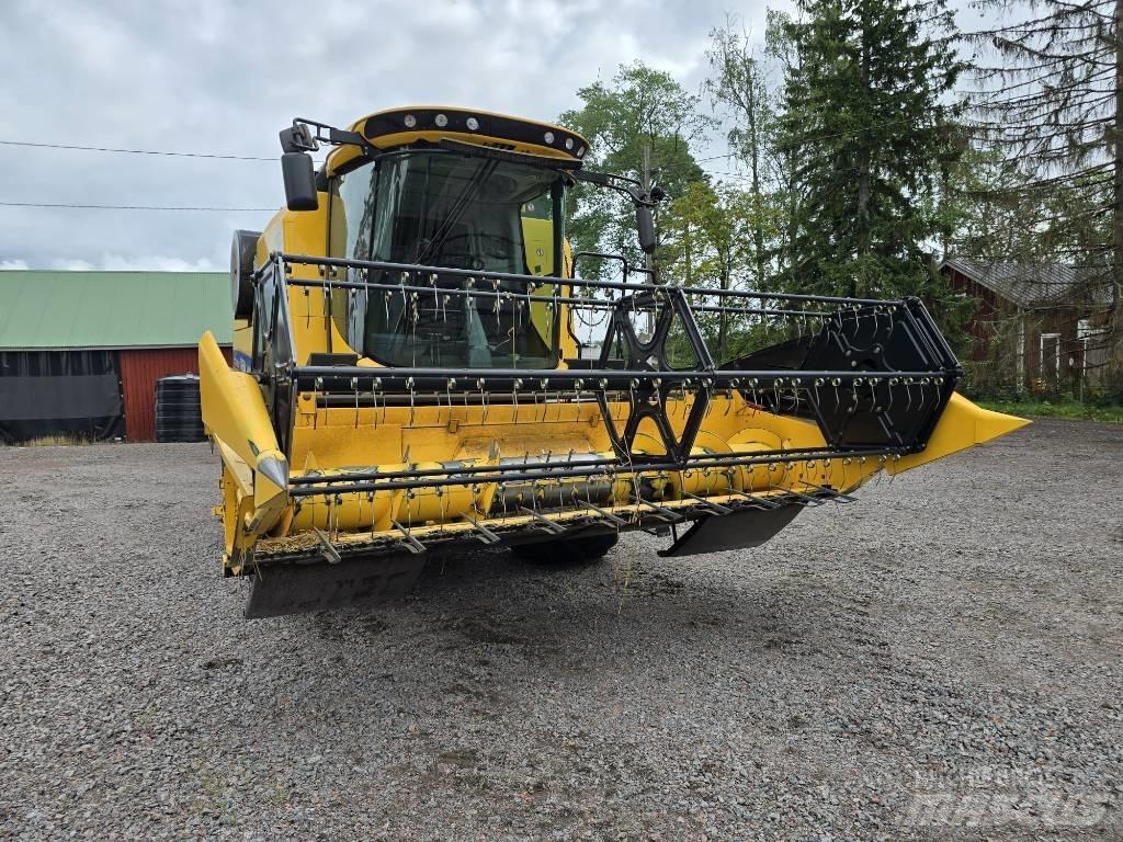 New Holland TC 4.90 Combine de secerat