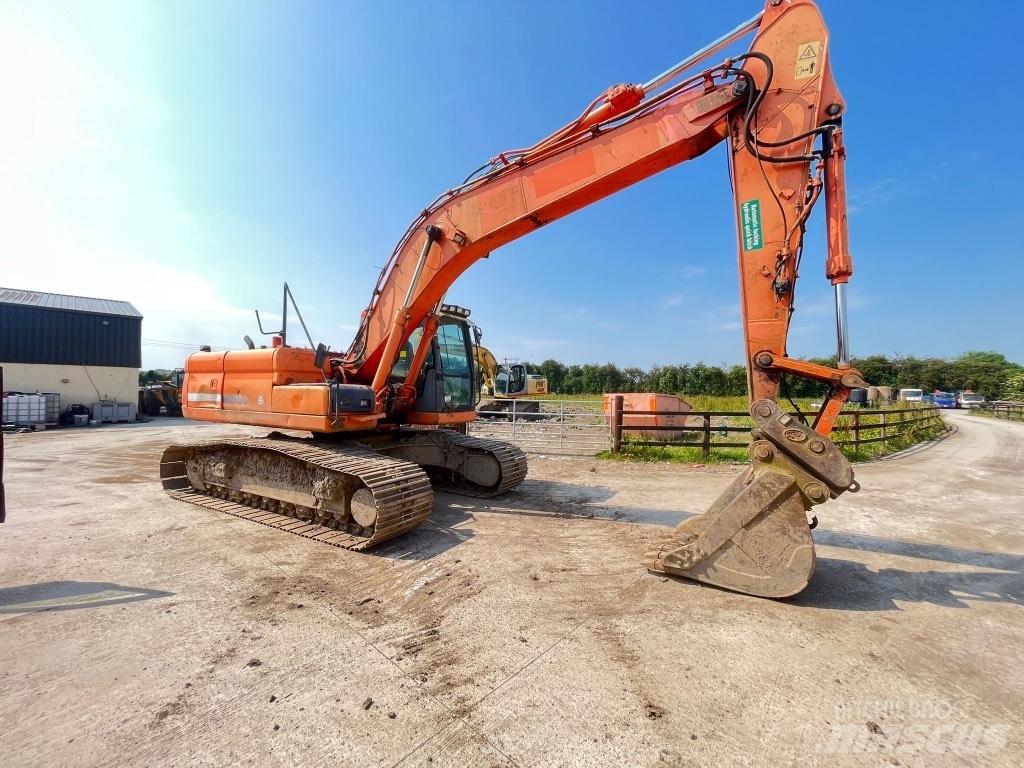 Doosan DX225 Excavatoare cu roti