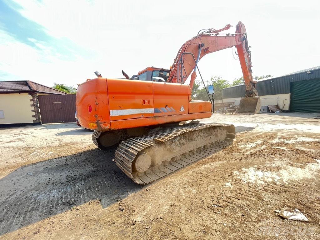Doosan DX225 Excavatoare cu roti