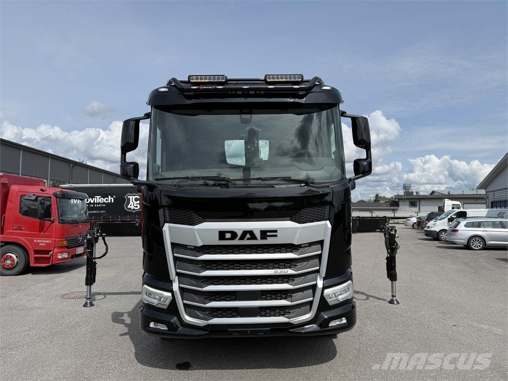 DAF XF 530 FAW 8X4 Camioane cu macara