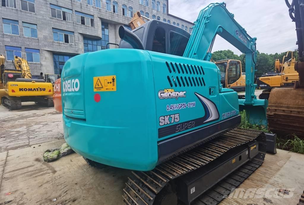 Kobelco SK 75 Excavatoare 7t - 12t