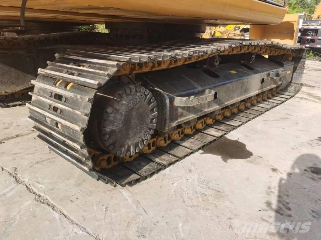 CAT 320d2 Excavatoare pe șenile
