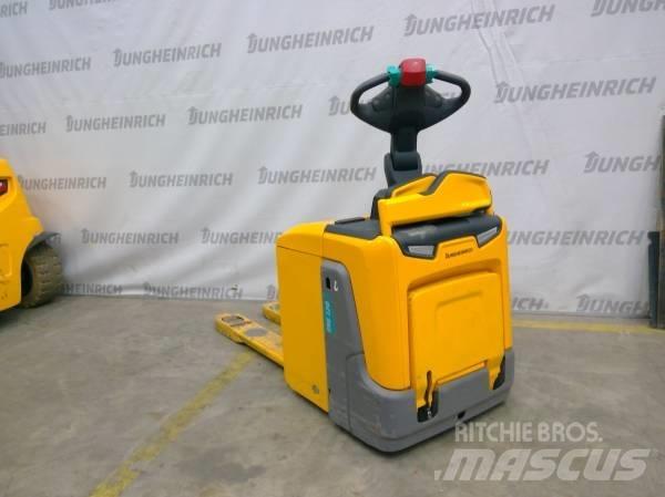 Jungheinrich ERE 120 Transpaleta cu platforma