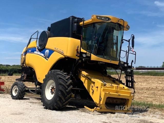 New Holland CX 5090 Combine de secerat