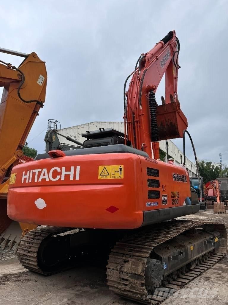 Hitachi ZX 200 Excavatoare pe șenile
