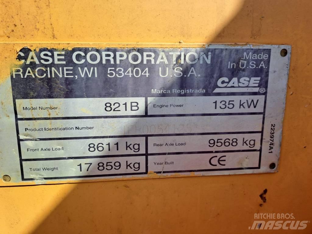 CASE 821 B Incarcator pe pneuri