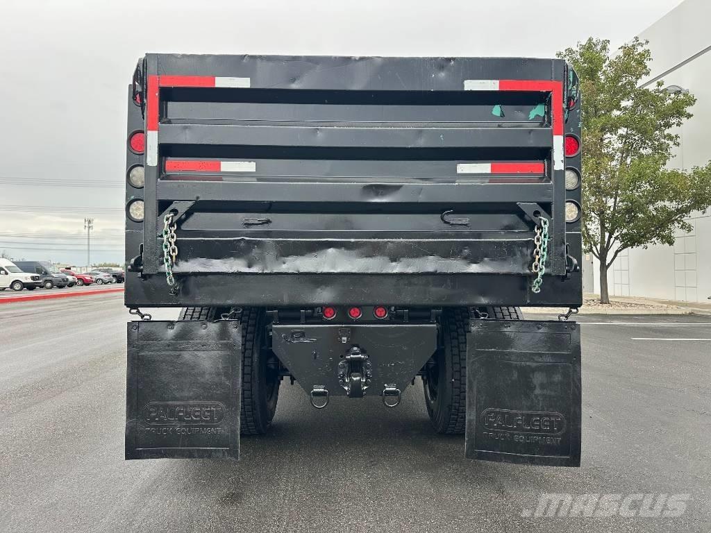 Peterbilt 337 Autobasculanta