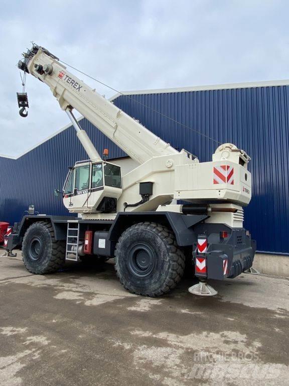 Terex RT 100 Macara teren accidentat