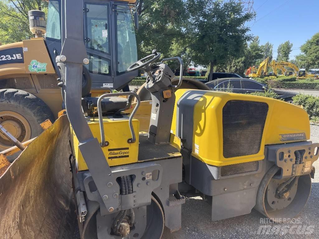 Dynapac CC 1250 Cilindri compactori dubli