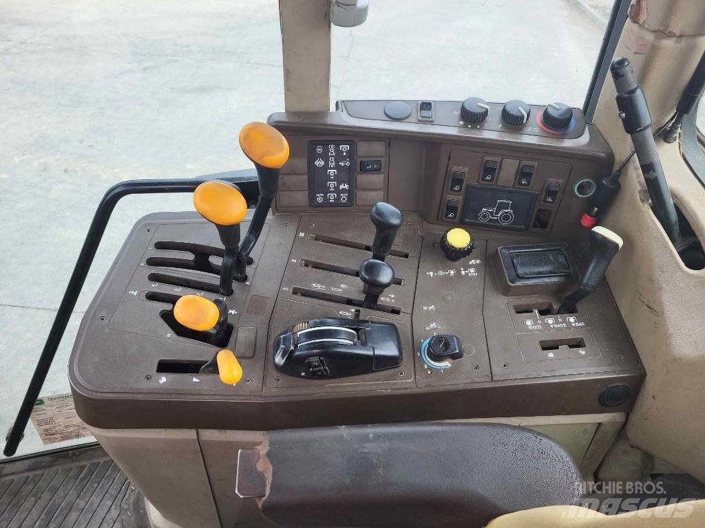 John Deere 6910 Tractoare