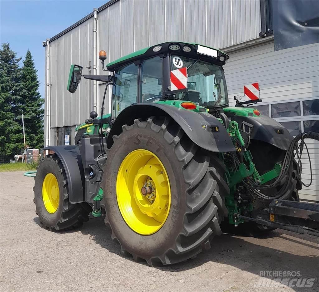 John Deere 6R 215 Tractoare