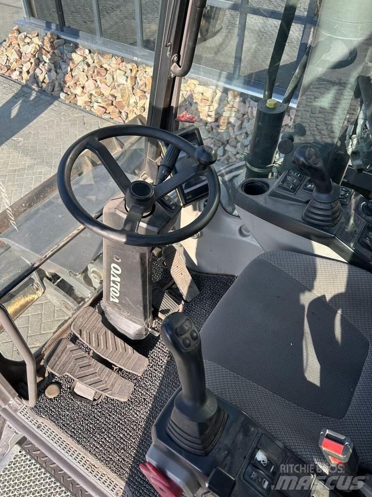 Volvo EW180E Excavatoare cu roti