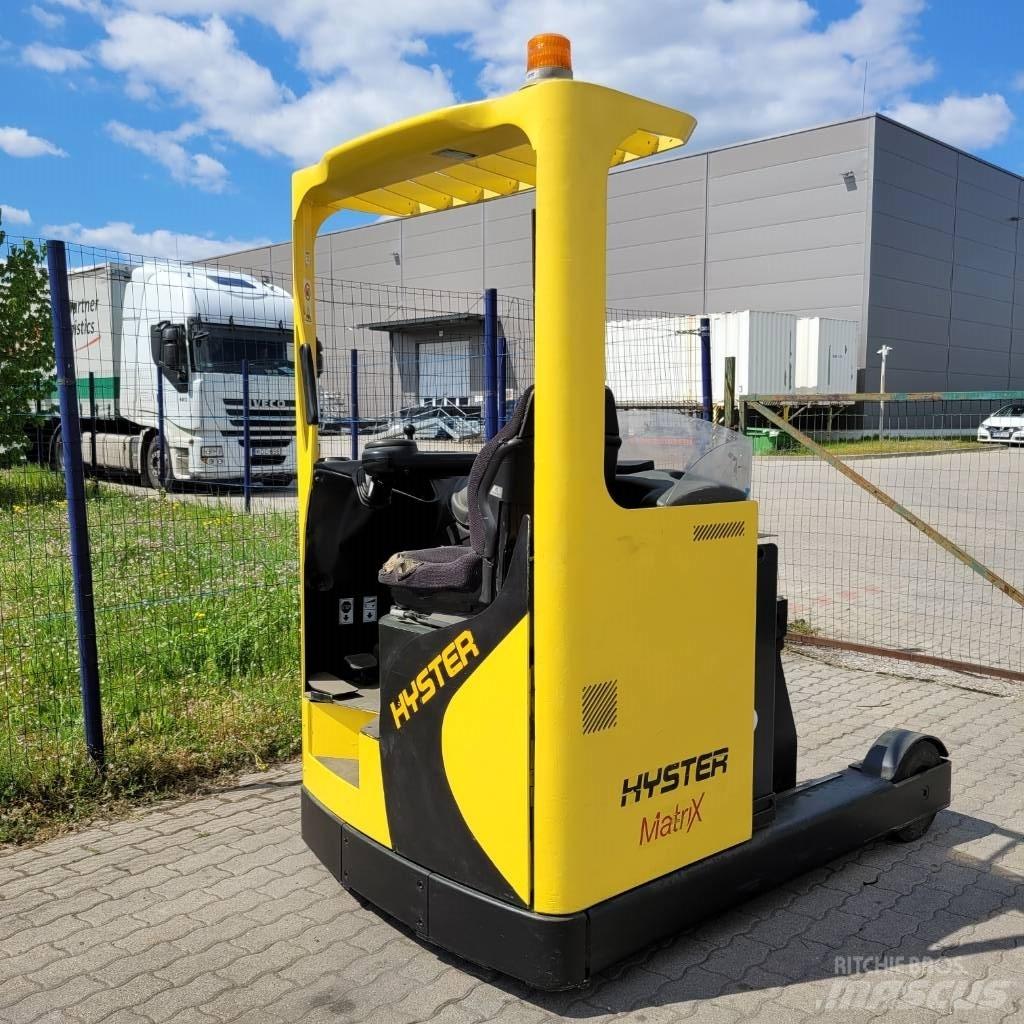 Hyster R 2.0 Stivuitor cu catarg retractabil