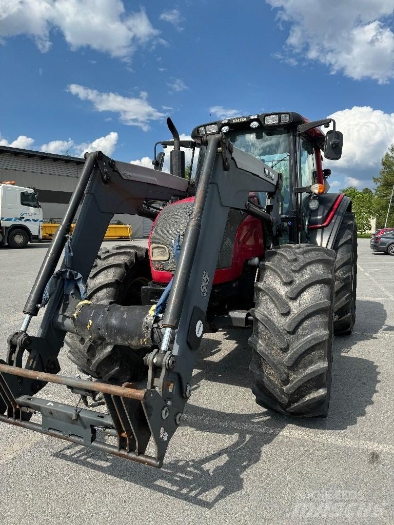 Valtra N141 Advance Tractoare